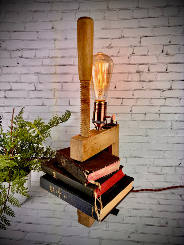 Holz-Zwinge mit Bibeln