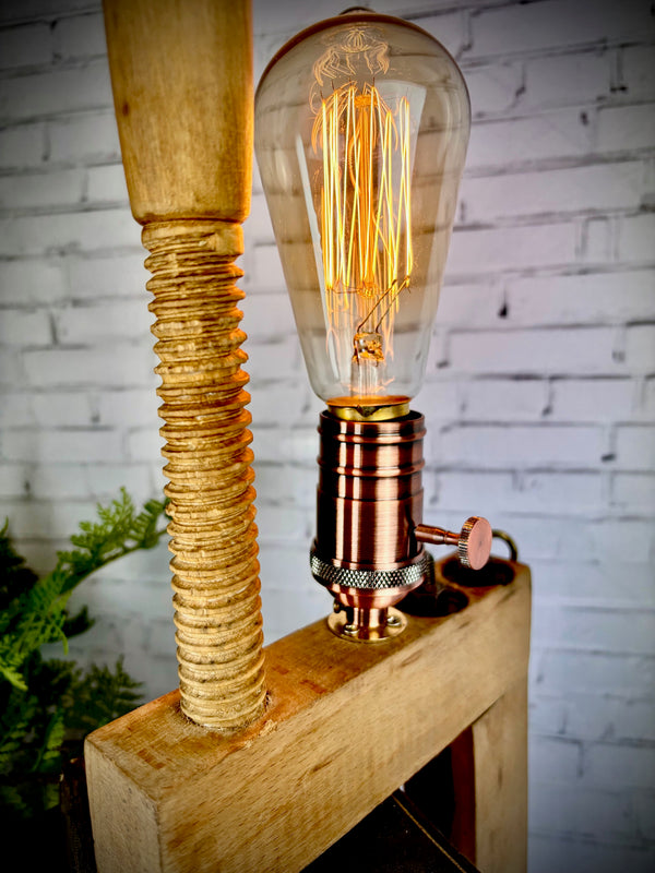 Holz-Zwinge mit Bibeln