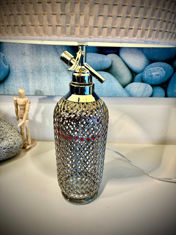 Siphonflasche mit Gitternetz hell
